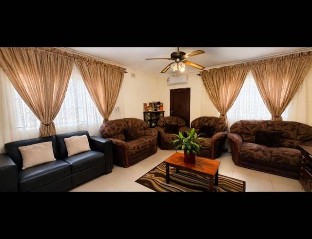 3 BEDROOM HOUSE FOR SALE IN CHATSWORTH CENTRAL